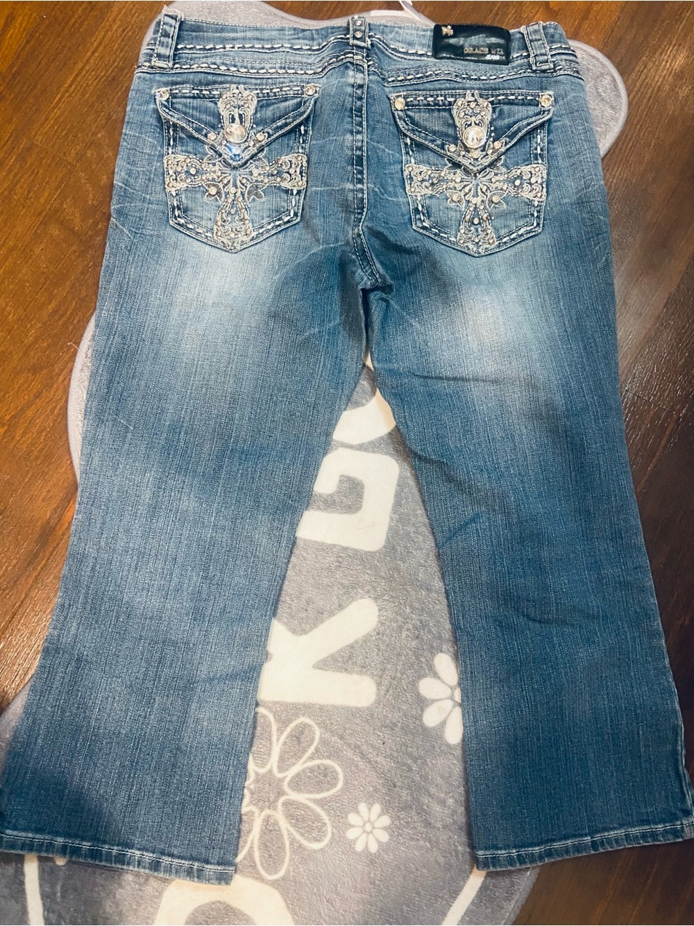 Grace in LA Women's Blue Embellished Bootcut Capris